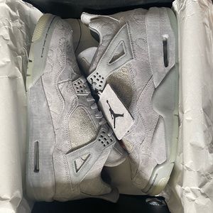 Kaws x Jordan 4 Light Grey